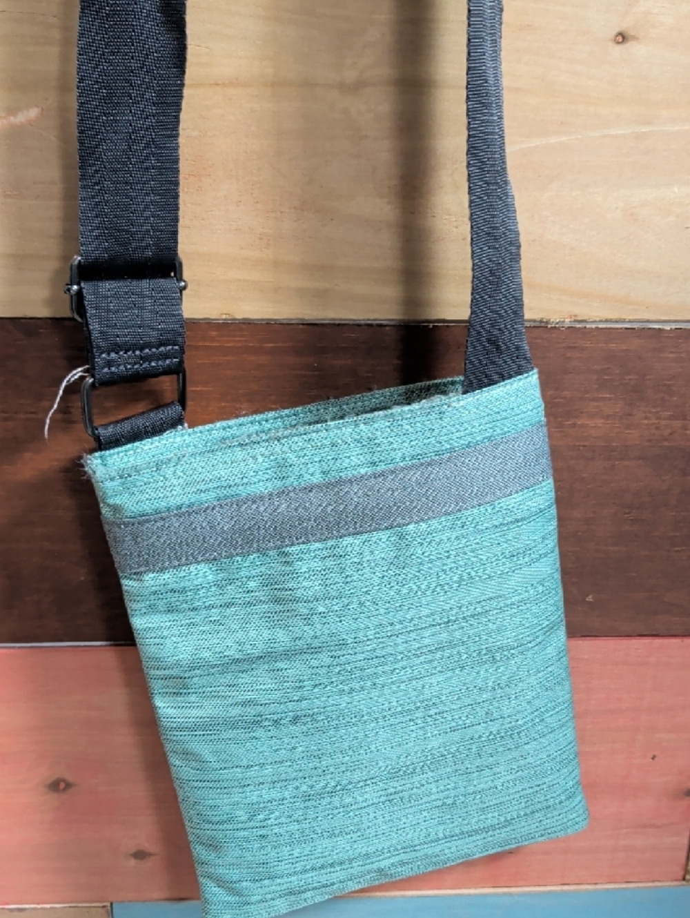 Dakine Mint Green Crossbody Messenger with Black Strap and Gray Trim - Picture 6 of 6